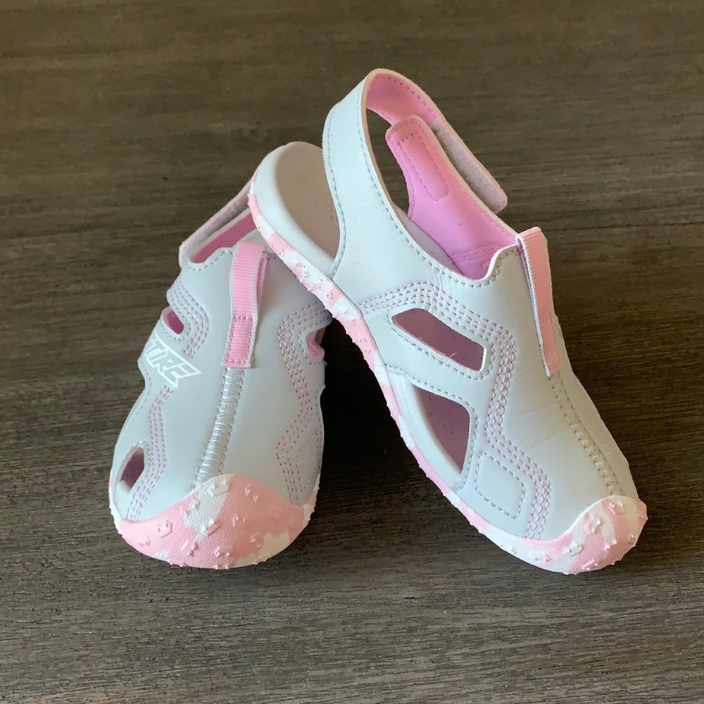 Under Armour | NWOT Fattire Sling Back Sneakers